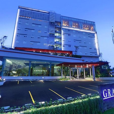 万隆格兰德考德拉酒店 外观 照片