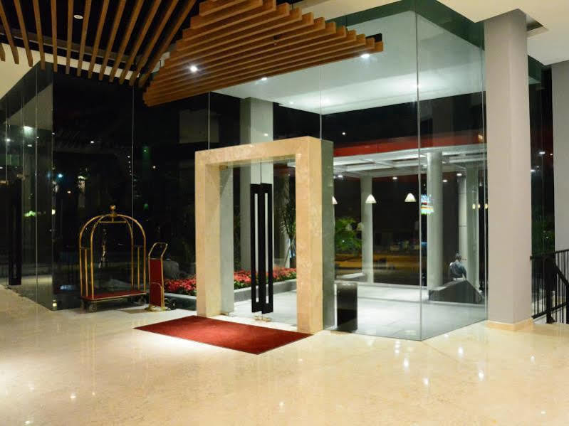万隆格兰德考德拉酒店 外观 照片